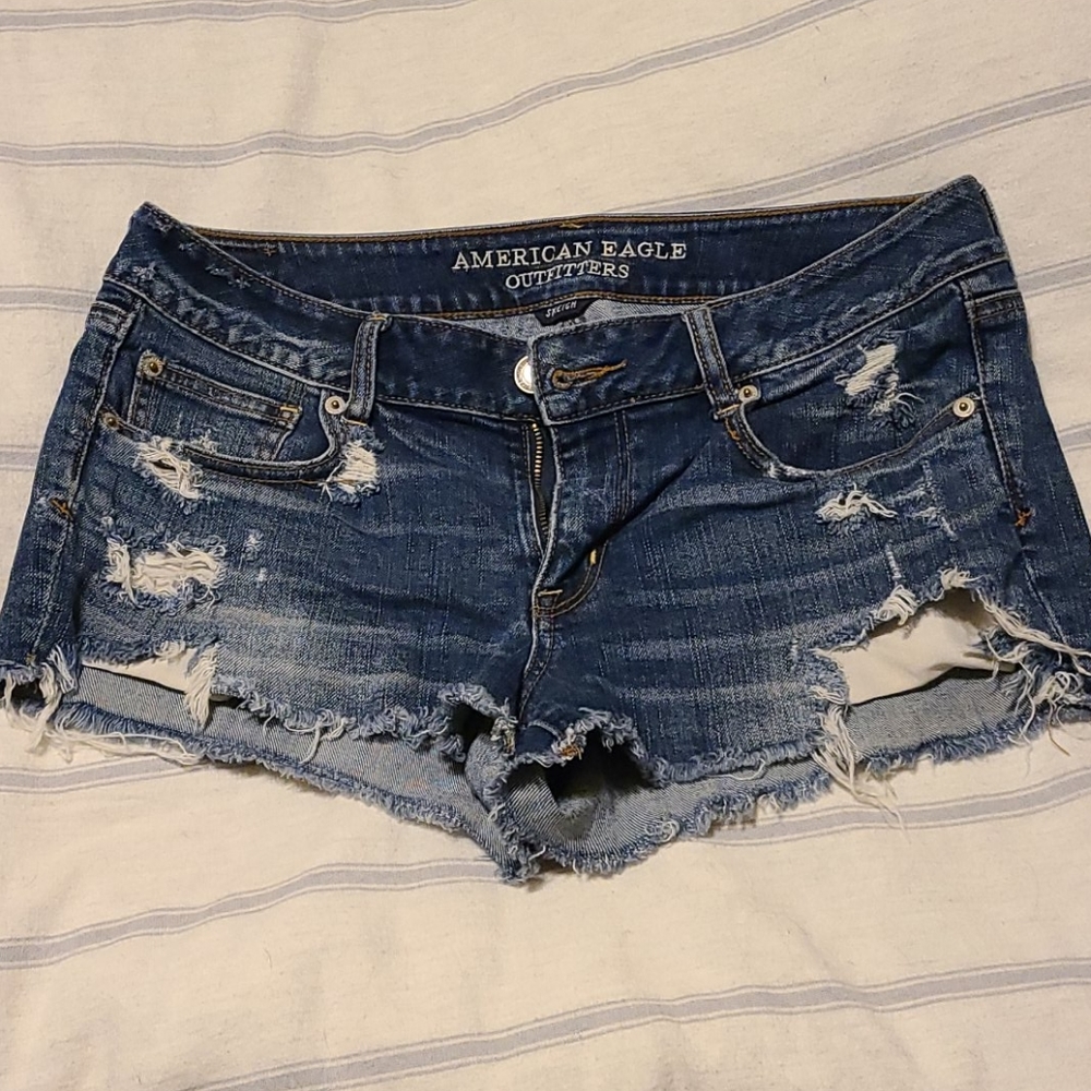 Cutoff shorts